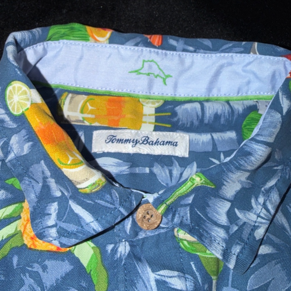 Tommy Bahama Tide One On Silk Camp
Shirt - Picture 6 of 8